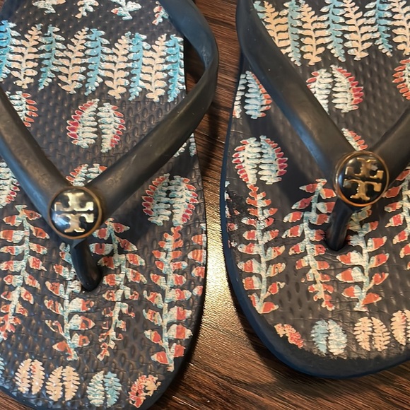 Tory Burch Women’s Size 4 - Picture 2 of 3